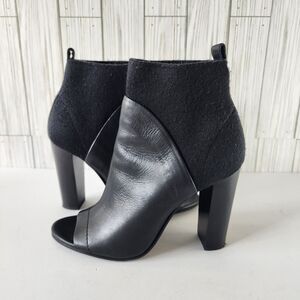 VINCE Aren Open Toe Bootie Heels Leather Black Size 7
